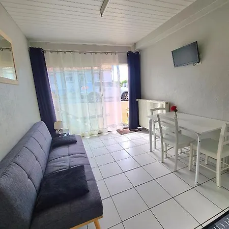 2 Appartements Separes 2 Et 5 Couchages Au Rez-De-Chaussee A Chambretaud, 5 Min Puy Du Fou Exterior photo