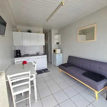 2 Appartements Separes 2 Et 5 Couchages Au Rez-De-Chaussee A Chambretaud, 5 Min Puy Du Fou Exterior photo