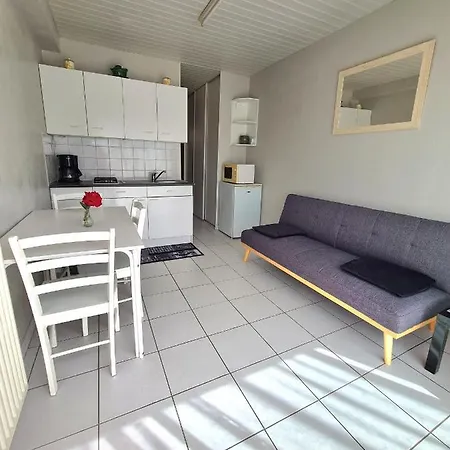 2 Appartements Separes 2 Et 5 Couchages Au Rez-De-Chaussee A Chambretaud, 5 Min Puy Du Fou Exterior photo