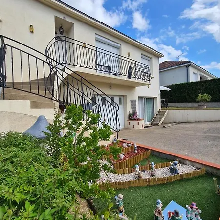 2 Appartements Separes 2 Et 5 Couchages Au Rez-De-Chaussee A Chambretaud, 5 Min Puy Du Fou Exterior photo