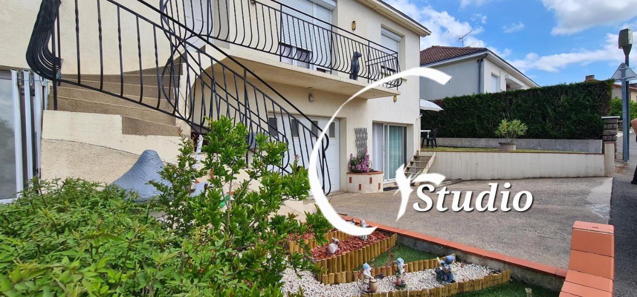 2 Separes 2 Et 5 Couchages Au Rez-de-chaussee A Chambretaud, 5 Min Puy Du Fou Apartment *